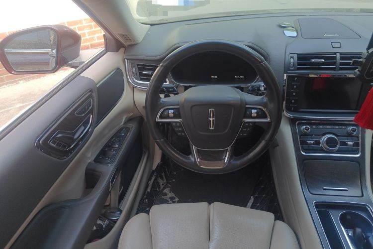 Used Lincoln Continental 2017 2.0T Two-Wheel-Drive Luxury Edition Steering Wheel