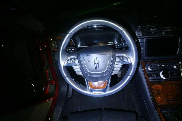 Used Lincoln Continental 2017 2.0T Two-Wheel Drive Prestige Edition Steering Wheel