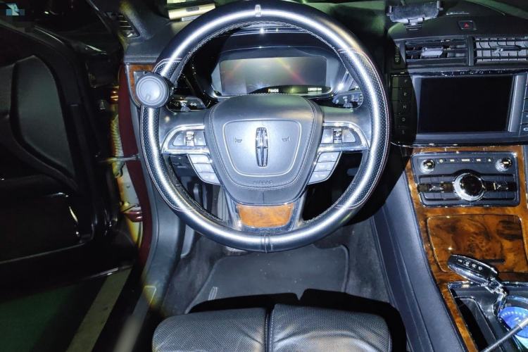 Used Lincoln Continental 2017 2.0T Two-Wheel Drive Prestige Edition Steering Wheel