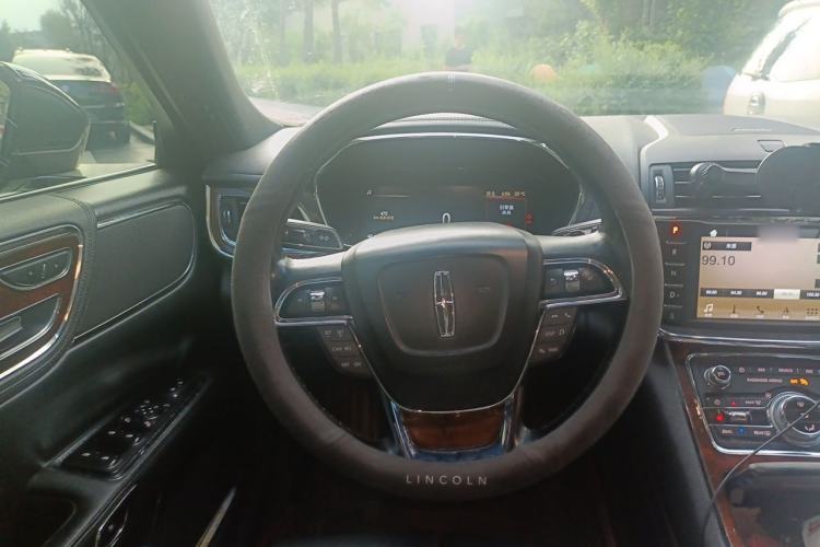 Used Lincoln Continental 2017 2.0T Two-Wheel Drive Deluxe Edition Steering Wheel