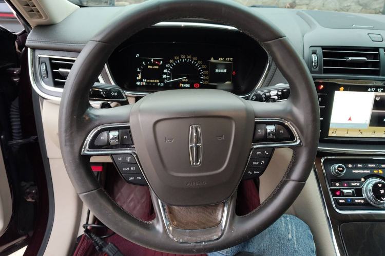 Used Lincoln Continental 2017 2.0T Two-Wheel Drive Deluxe Edition Steering Wheel