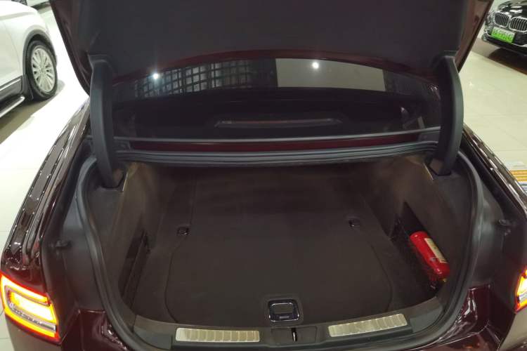 Used Lincoln Continental 2017 2.0T Two-Wheel Drive Deluxe Edition Trunk