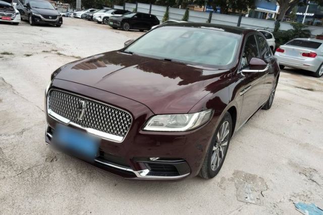 Lincoln Continental 2017 2.0T Two-Wheel Drive Deluxe Edition مستعملة