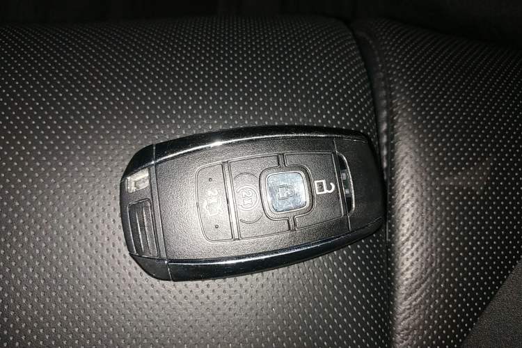 Used Lincoln Continental 2017 2.0T Two-Wheel Drive Prestige Edition Vehicle Key