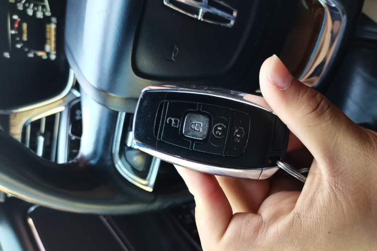 Used Lincoln Continental 2017 2.0T Two-Wheel Drive Deluxe Edition Vehicle Key