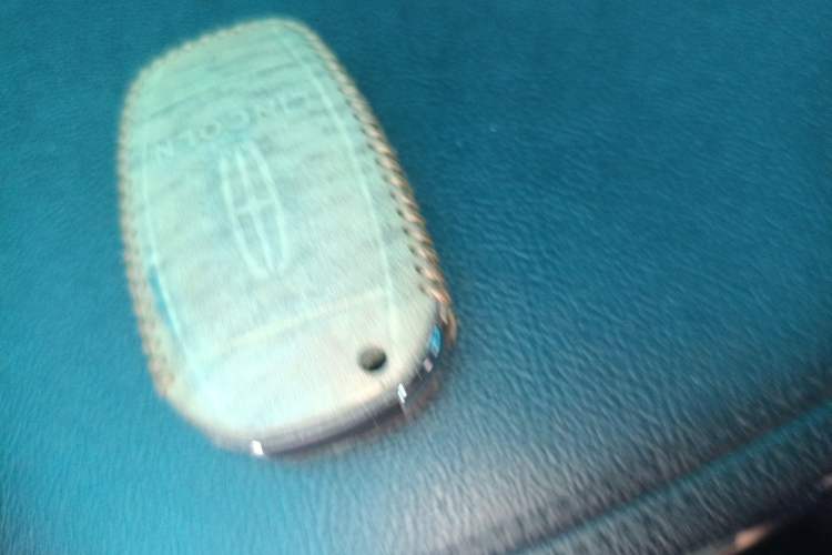 Used Lincoln Continental  Vehicle Key