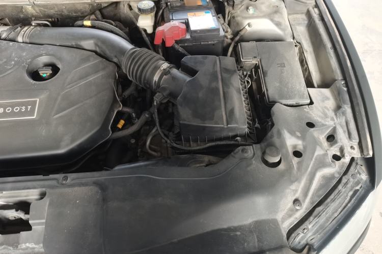 Used Lincoln Continental 2017 2.0T Two-Wheel-Drive Luxury Edition Engine Bay Left