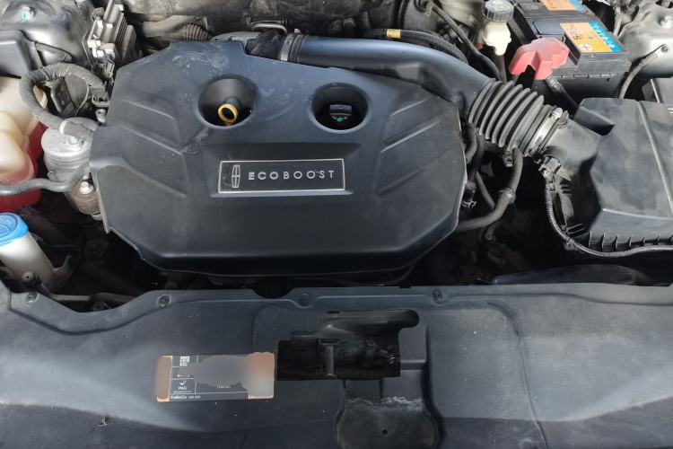 Used Lincoln Continental 2017 2.0T Two-Wheel-Drive Luxury Edition Engine Bay