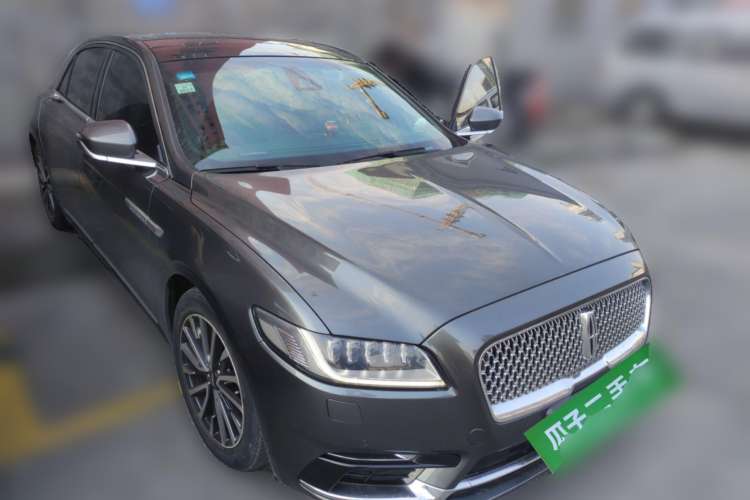 Used Lincoln Continental 2017 2.0T Two-Wheel-Drive Luxury Edition Front Right 45 Deg