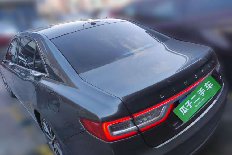 Used Lincoln Continental 2017 2.0T Two-Wheel-Drive Luxury Edition Rear Right 45 Deg