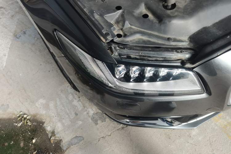 Used Lincoln Continental 2017 2.0T Two-Wheel-Drive Luxury Edition Right Front Headlight