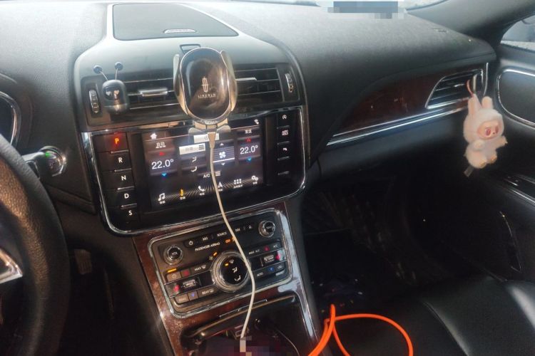 Used Lincoln Continental 2017 2.0T Two-Wheel Drive Deluxe Edition Audio And AC Panel