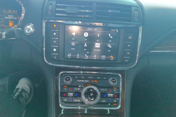 Used Lincoln Continental 2017 3.0T Four-Wheel Drive Prestige Edition Audio And AC Panel