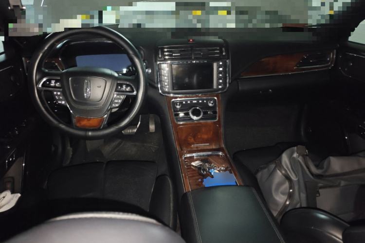 Used Lincoln Continental 2017 2.0T Two-Wheel Drive Prestige Edition Center Console
