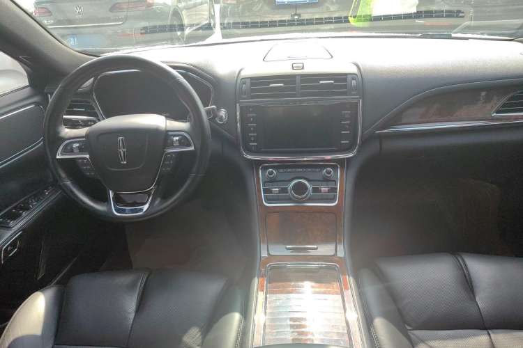 Used Lincoln Continental 2017 2.0T Two-Wheel-Drive Luxury Edition Center Console