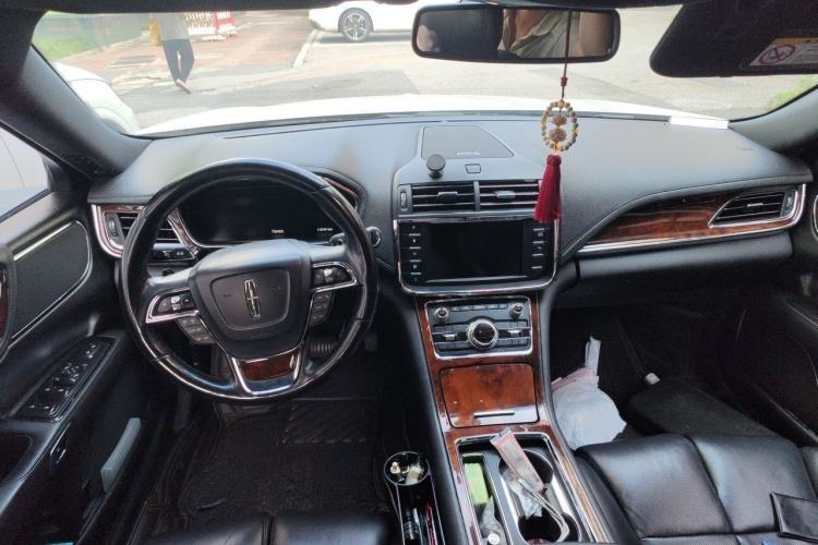 Used Lincoln Continental 2017 2.0T Two-Wheel-Drive Luxury Edition Center Console