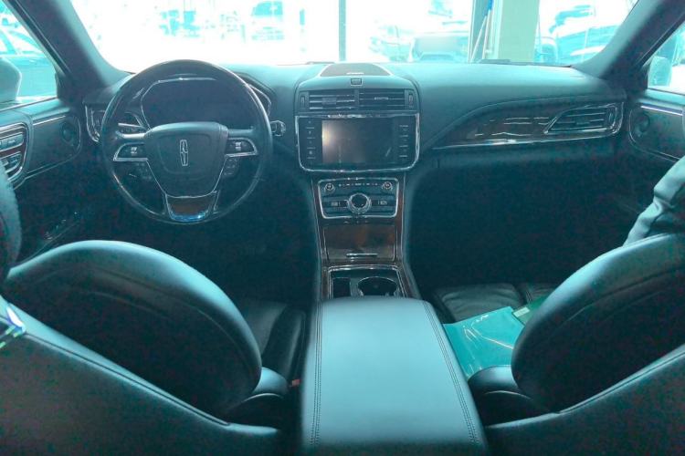 Used Lincoln Continental 2017 3.0T Four-Wheel Drive Prestige Edition Center Console