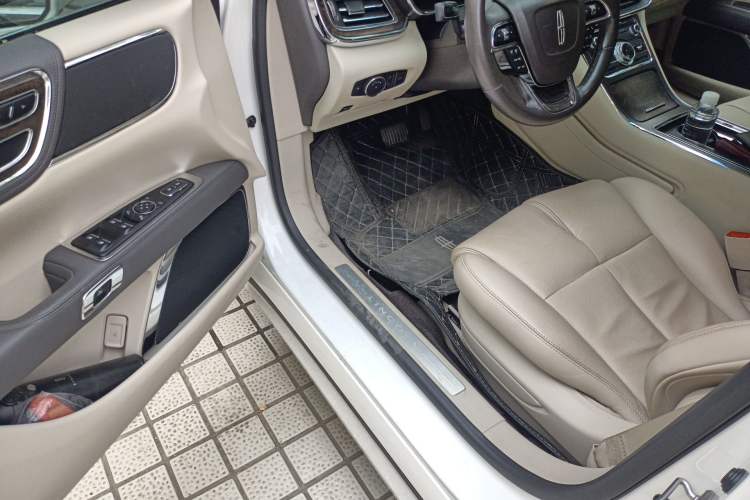 Used Lincoln Continental 2017 2.0T Two-Wheel Drive Deluxe Edition Driver Seat