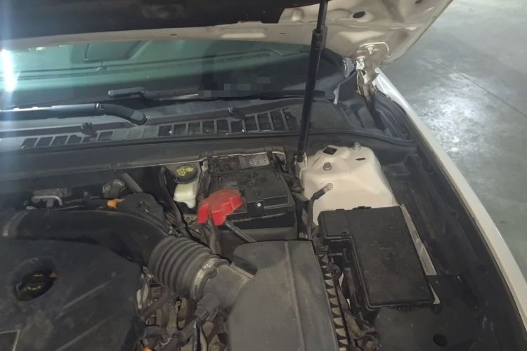 Used Lincoln Continental 2017 2.0T Two-Wheel Drive Deluxe Edition Engine Bay Left