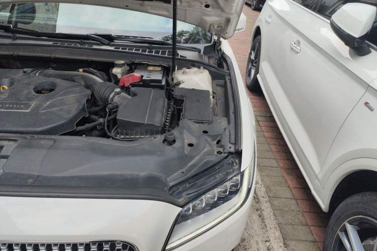 Used Lincoln Continental 2017 2.0T Two-Wheel-Drive Luxury Edition Engine Bay Left