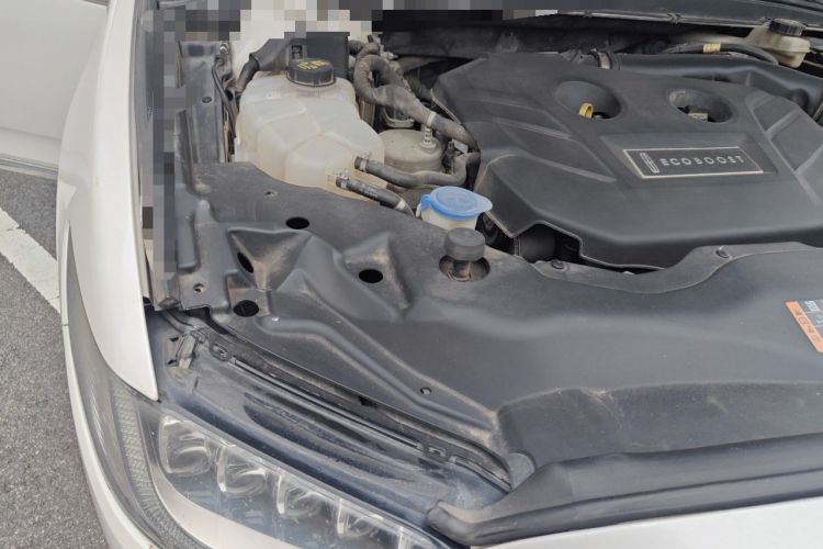 Used Lincoln Continental 2017 2.0T Two-Wheel-Drive Luxury Edition Engine Bay Right