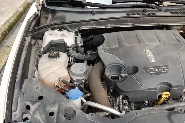 Used Lincoln Continental 2017 3.0T Four-Wheel Drive Prestige Edition Engine Bay Right