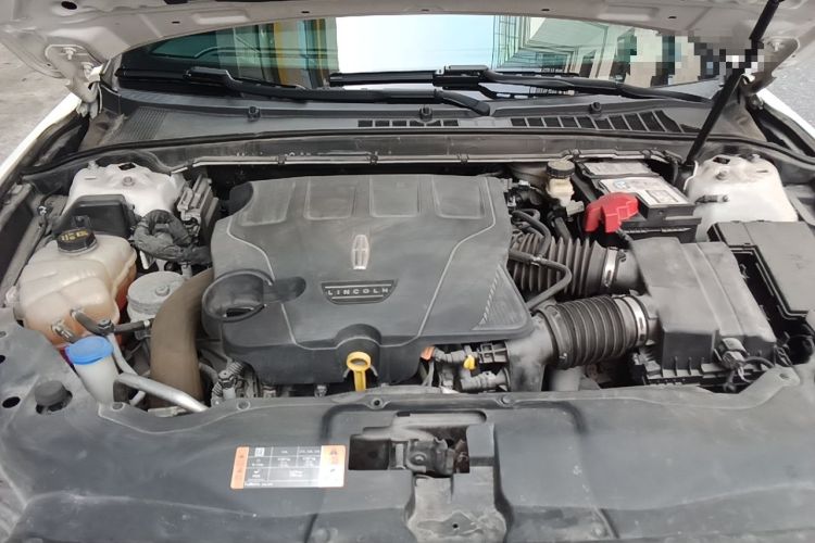 Used Lincoln Continental 2017 3.0T Four-Wheel Drive Prestige Edition Engine Bay