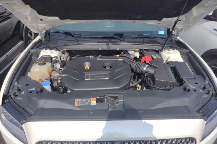 Used Lincoln Continental 2017 2.0T Two-Wheel-Drive Luxury Edition Engine Bay