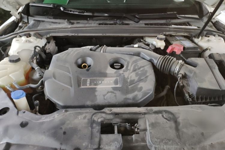 Used Lincoln Continental 2017 2.0T Two-Wheel Drive Deluxe Edition Engine Bay