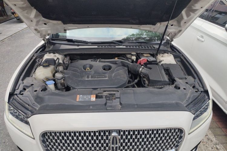 Used Lincoln Continental 2017 2.0T Two-Wheel-Drive Luxury Edition Engine Bay