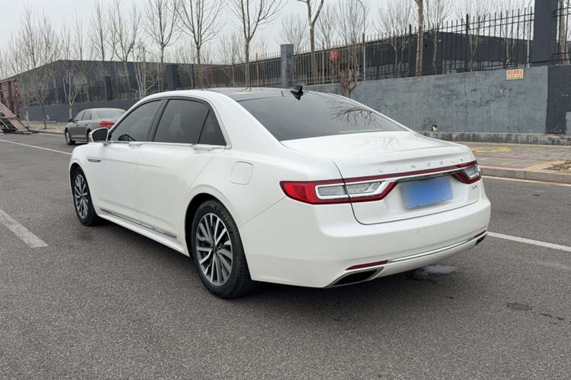Used Lincoln Continental 2017 2.0T Two-Wheel-Drive Luxury Edition Exterior 8