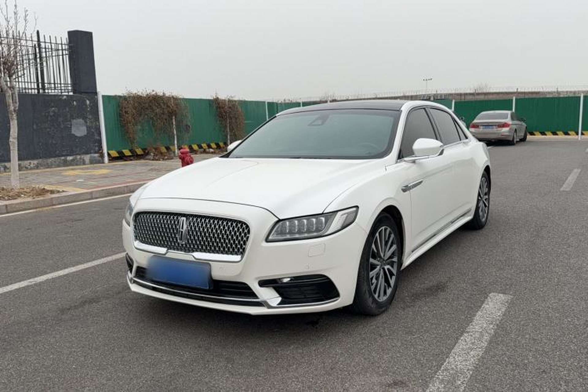 Used Lincoln Continental 2017 2.0T Two-Wheel-Drive Luxury Edition Front Left 45 Deg