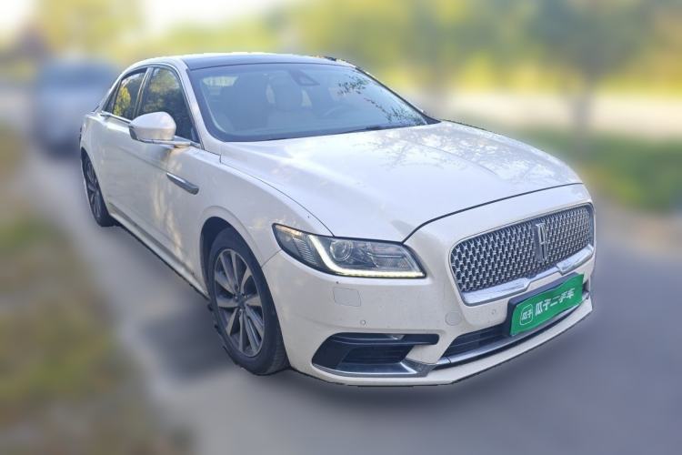 Used Lincoln Continental 2017 2.0T Two-Wheel Drive Deluxe Edition Front Right 45 Deg
