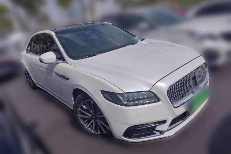 Used Lincoln Continental 2017 2.0T Two-Wheel-Drive Luxury Edition Front Right 45 Deg