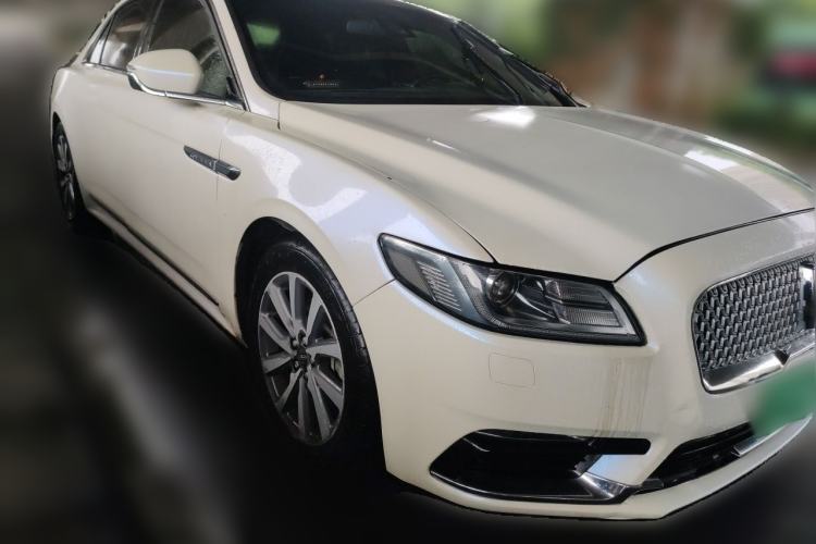 Used Lincoln Continental 2017 2.0T Two-Wheel Drive Deluxe Edition Front Right 45 Deg