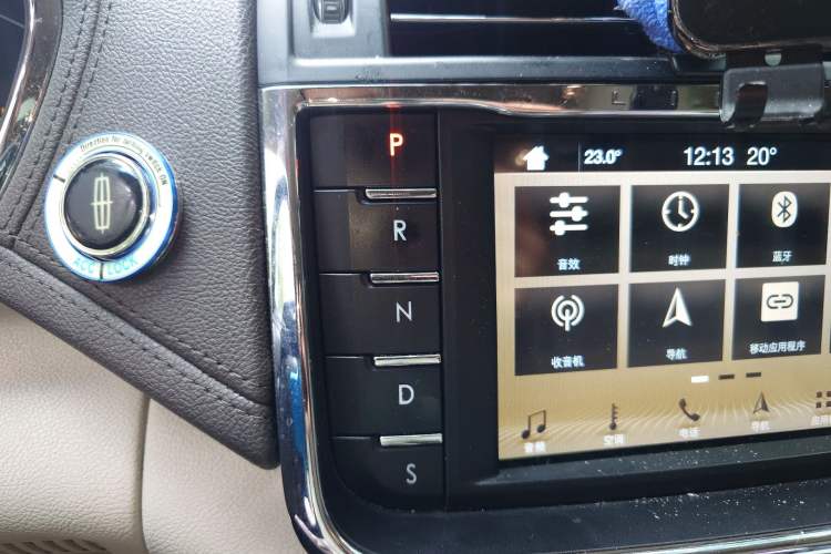 Used Lincoln Continental 2017 2.0T Two-Wheel Drive Prestige Edition Gear Lever