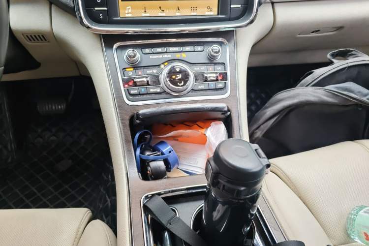 Used Lincoln Continental 2017 2.0T Two-Wheel Drive Deluxe Edition Gear Lever
