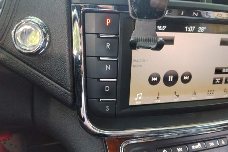 Used Lincoln Continental 2017 2.0T Two-Wheel Drive Deluxe Edition Gear Lever