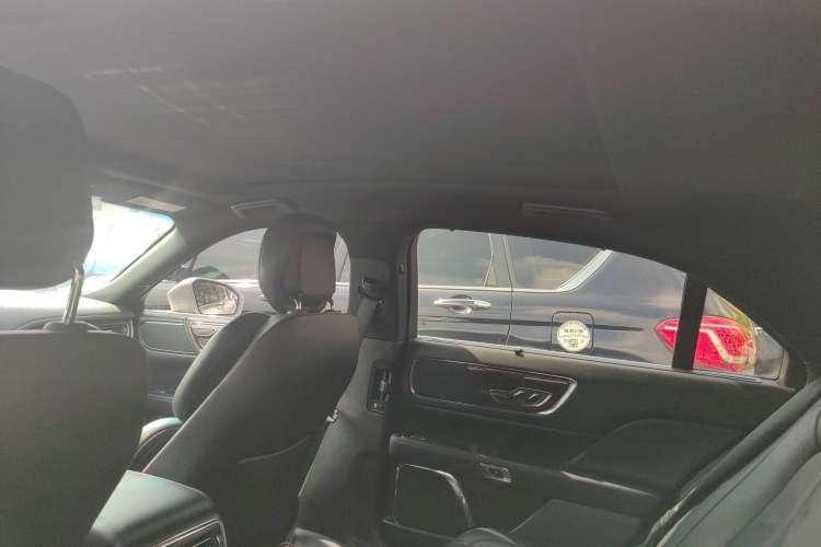 Used Lincoln Continental 2017 2.0T Two-Wheel-Drive Luxury Edition Headliner