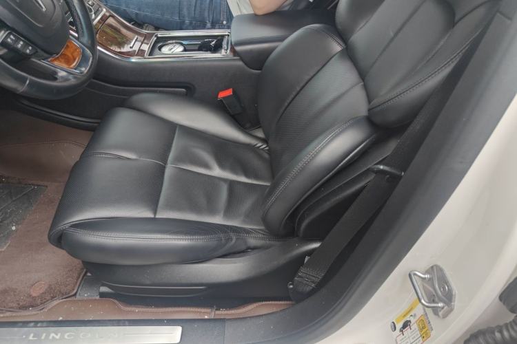 Used Lincoln Continental 2017 2.0T Two-Wheel Drive Deluxe Edition Left Front Seat