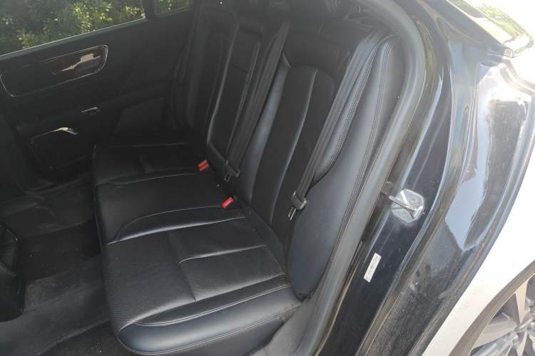 Used Lincoln Continental 2017 2.0T Two-Wheel Drive Deluxe Edition Left Rear Seat