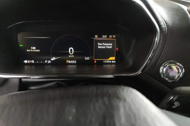 Used Lincoln Continental 2017 2.0T Two-Wheel Drive Deluxe Edition Odometer Close Up