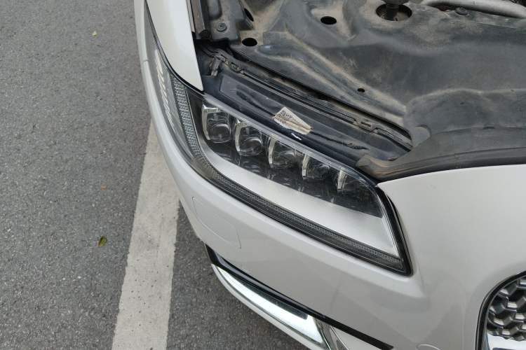 Used Lincoln Continental 2017 3.0T Four-Wheel Drive Prestige Edition Right Front Headlight