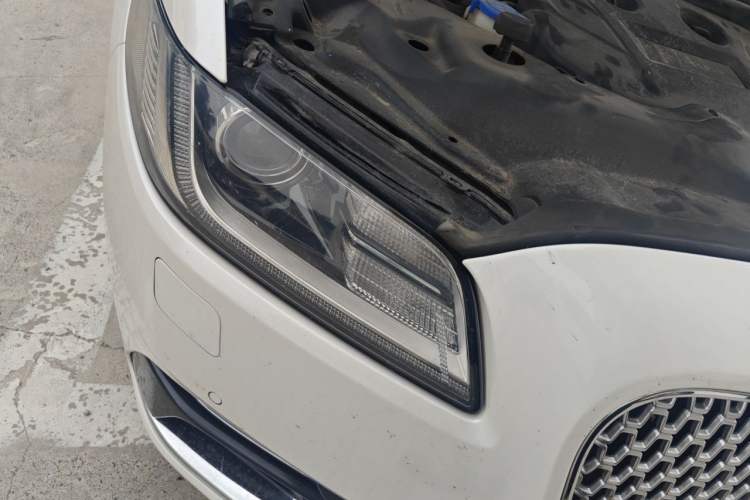 Used Lincoln Continental 2017 2.0T Two-Wheel Drive Deluxe Edition Right Front Headlight