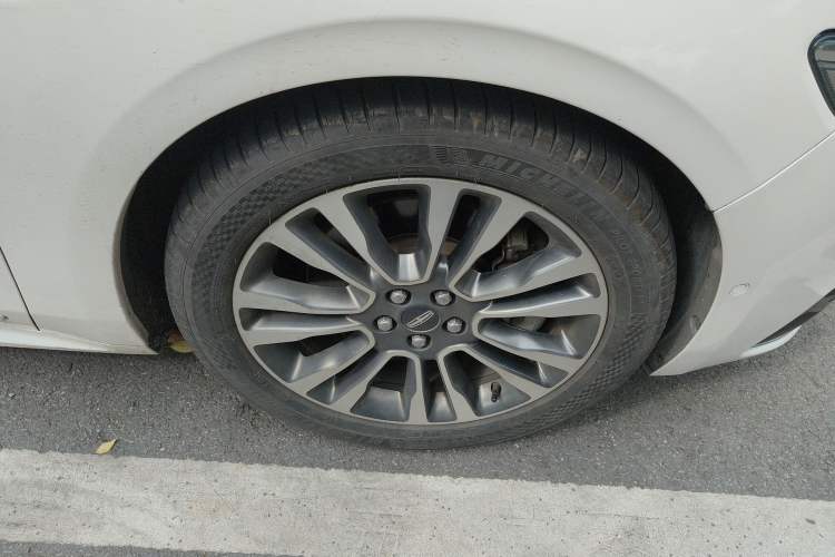 Used Lincoln Continental 2017 3.0T Four-Wheel Drive Prestige Edition Right Front Wheel Hub