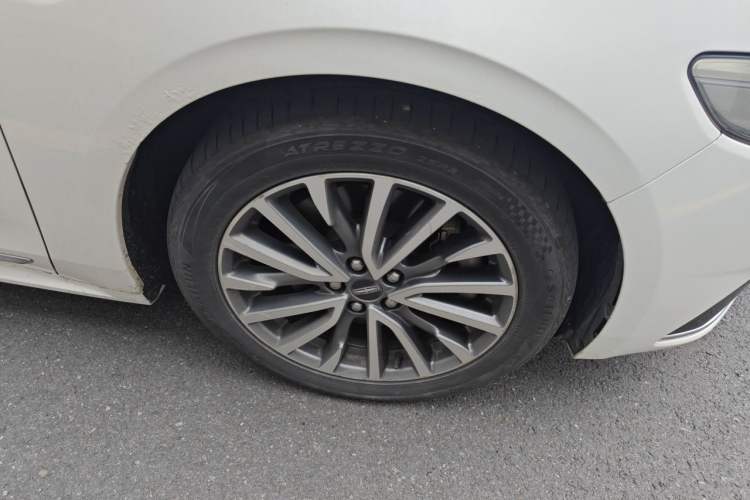 Used Lincoln Continental 2017 2.0T Two-Wheel-Drive Luxury Edition Right Front Wheel Hub
