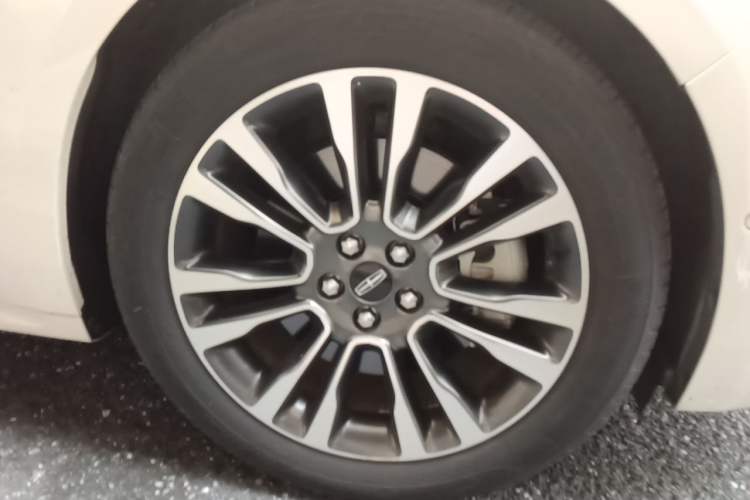 Used Lincoln Continental 2017 3.0T Four-Wheel Drive Prestige Edition Right Front Wheel Hub