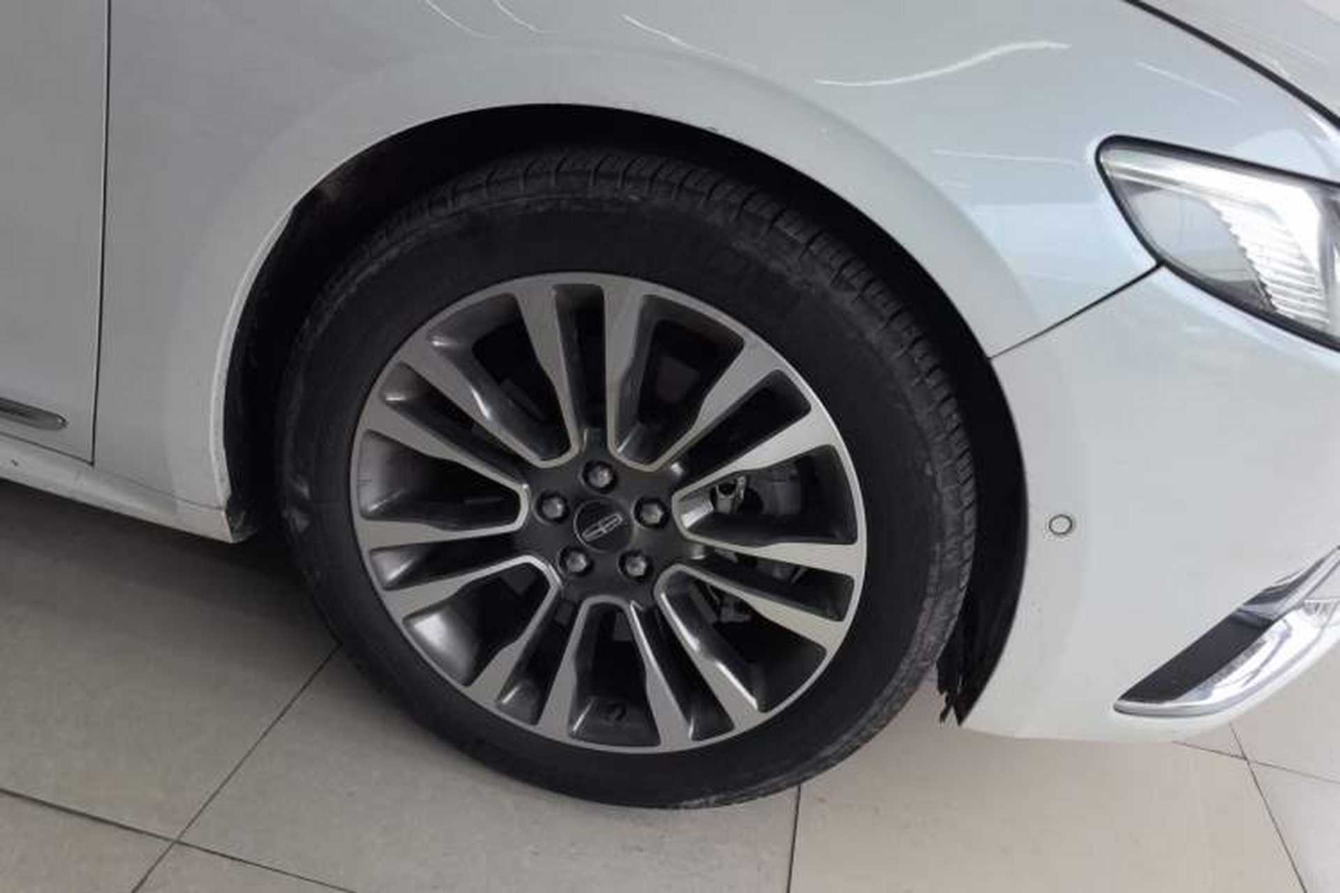 Used Lincoln Continental 2017 3.0T Four-Wheel Drive Prestige Edition Right Front Wheel Hub
