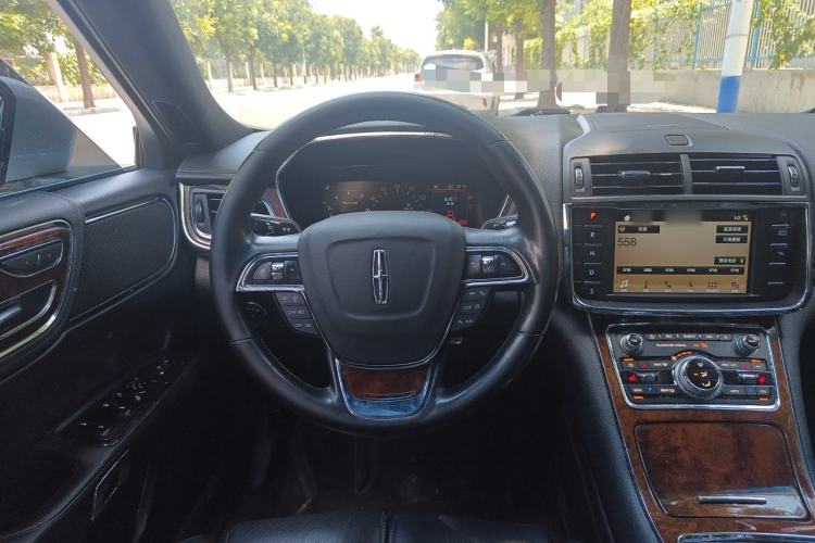 Used Lincoln Continental 2017 2.0T Two-Wheel Drive Deluxe Edition Steering Wheel