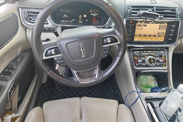 Used Lincoln Continental 2017 2.0T Two-Wheel Drive Deluxe Edition Steering Wheel